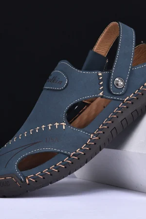 New Handmade Summer Sandals Men Breathable Leather Shoes Man Outdoor Men Sandals Antiskid Beach Sandals Hollow Shoes Fashion